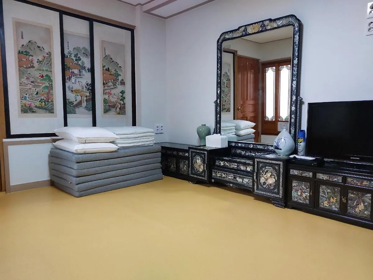Leedo Hanok Σεούλ 0*,